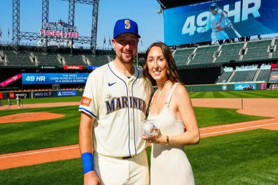 Cal Raleigh Wife