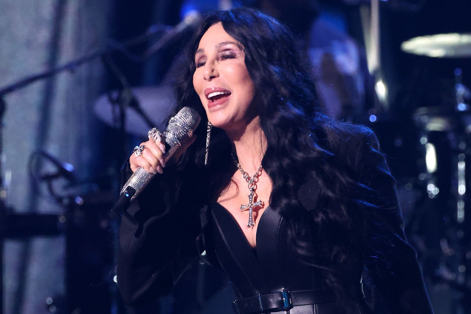 Cher Height