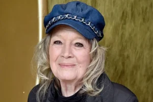 Angie Dickinson Age – A Glimpse Into Her 94 Years of Fame