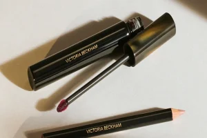 Victoria Beckham Lip Liner 2 – Perfect Your Lip Look With Elegance