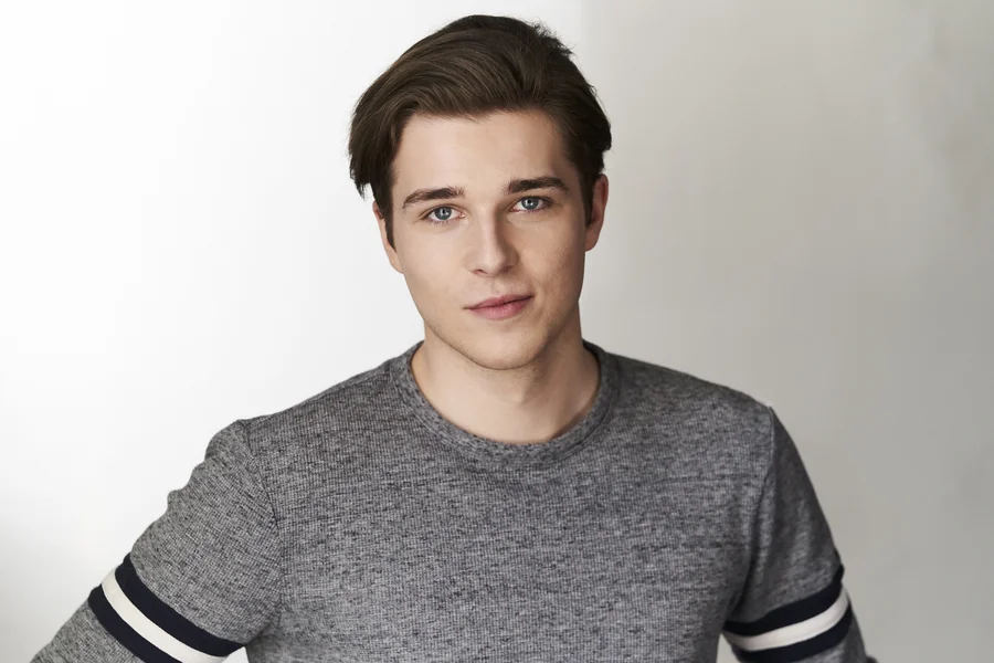 Dakota Taylor Age
